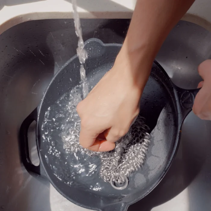Malla limpiadora de acero inoxidable – para hierro fundido y utensilios de cocina - Imagen 2